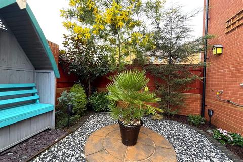 3 bedroom detached house for sale, St. Wilfred Drive, East Cowes