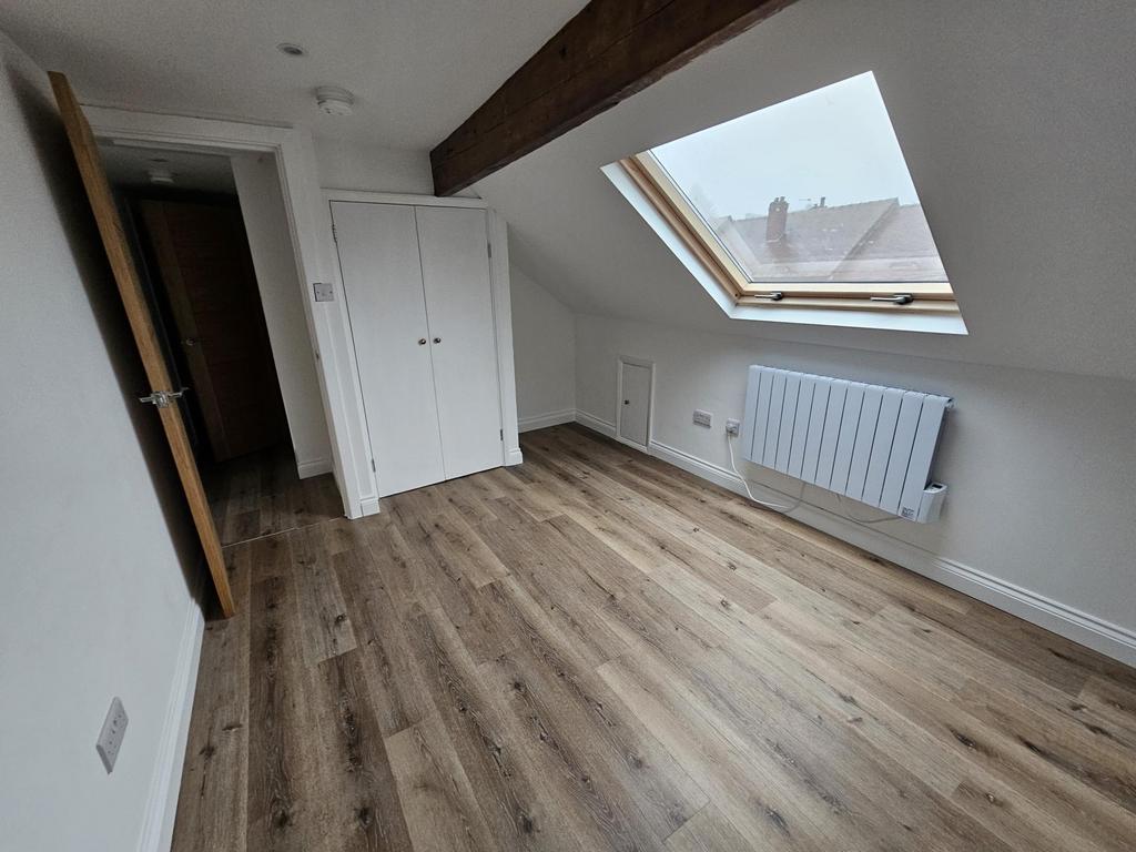 Bright, recently renovated attic double bedroom...
