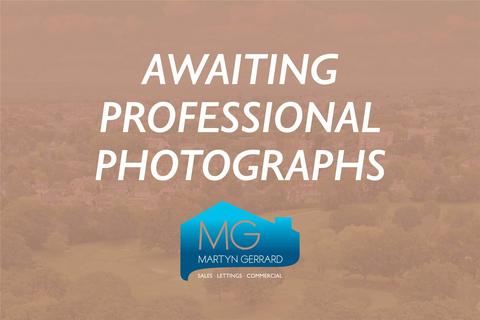3 bedroom semi-detached house to rent, York Road, New Barnet, Hertfordshire, EN5