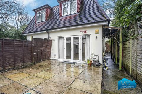 3 bedroom semi-detached house to rent, York Road, New Barnet, Hertfordshire, EN5