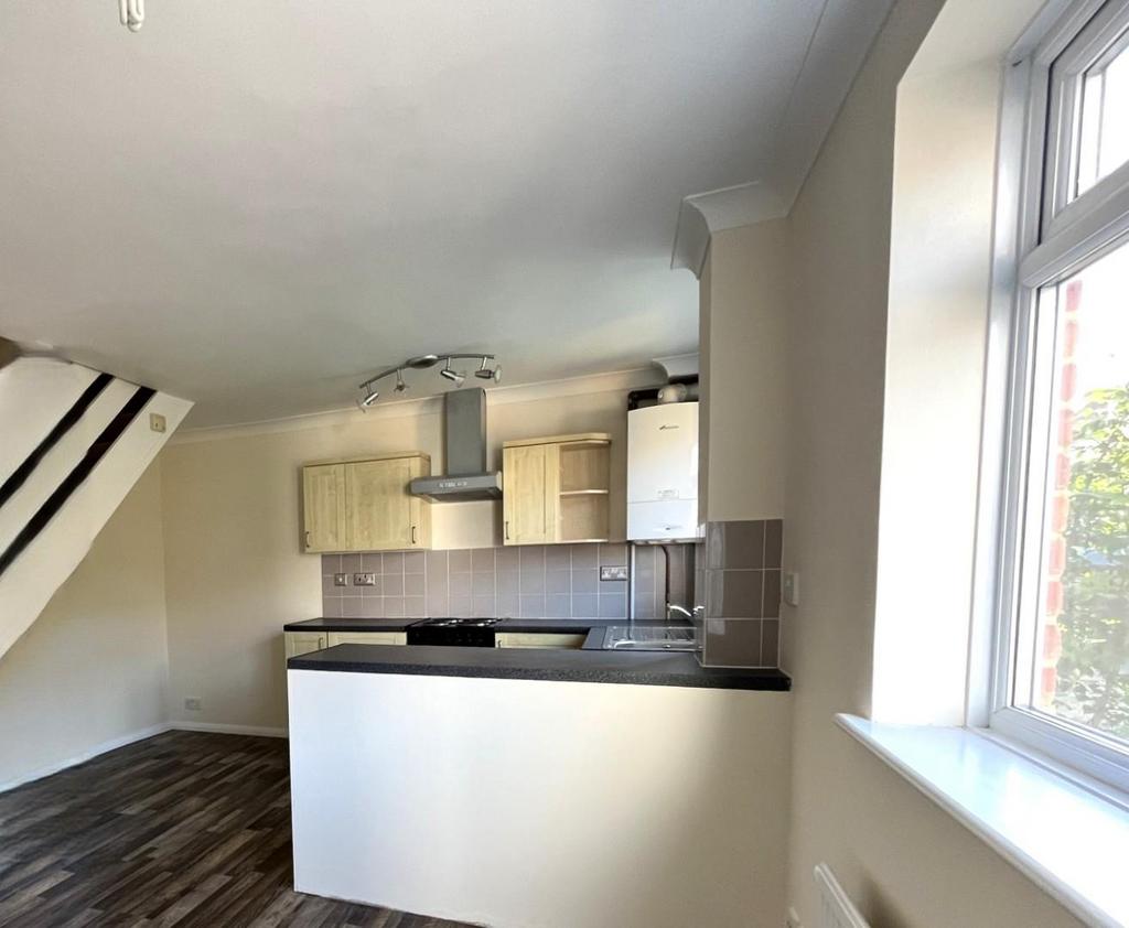 Kitchen 2.jpg