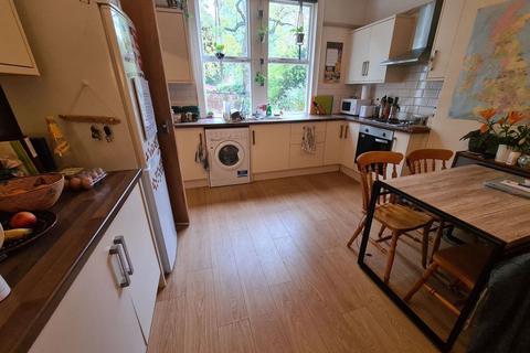 4 bedroom house to rent, Cliff Road, Leeds LS6