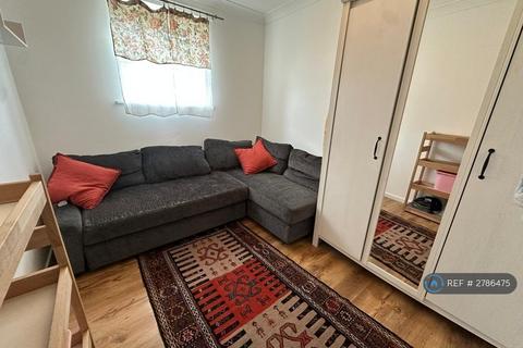 undefined, Wallace Close, Marlow, SL7