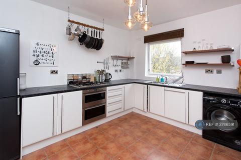 2 bedroom maisonette to rent, Digby Crescent, London, N4