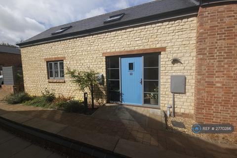 2 bedroom semi-detached house to rent, Towbury Lane, Towcester, NN12