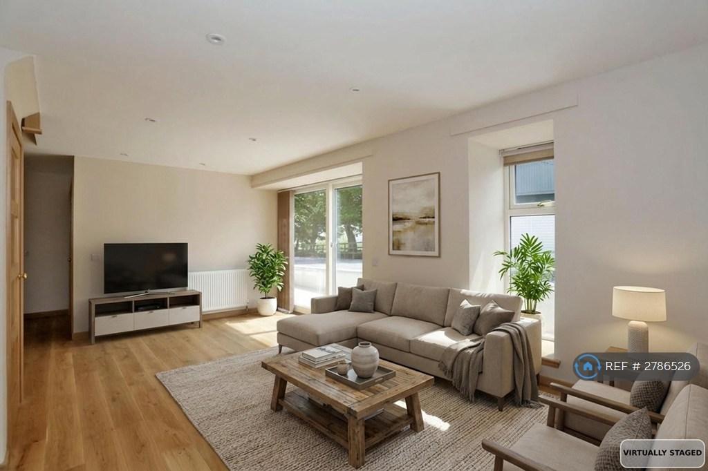Lounge - Virtually Staged
