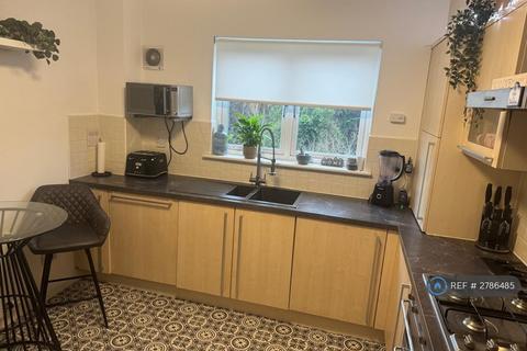 2 bedroom flat to rent, Loch Place, Bridge Of Weir, PA11