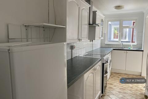 3 bedroom terraced house to rent, The Links, London, E17