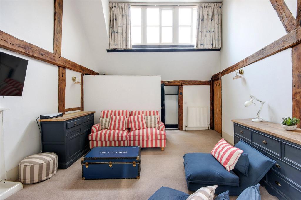 Sitting Rm/Bedroom