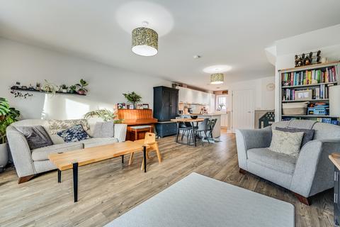 4 bedroom terraced house for sale, Grantham Drive, Beaulieu, Chelmsford