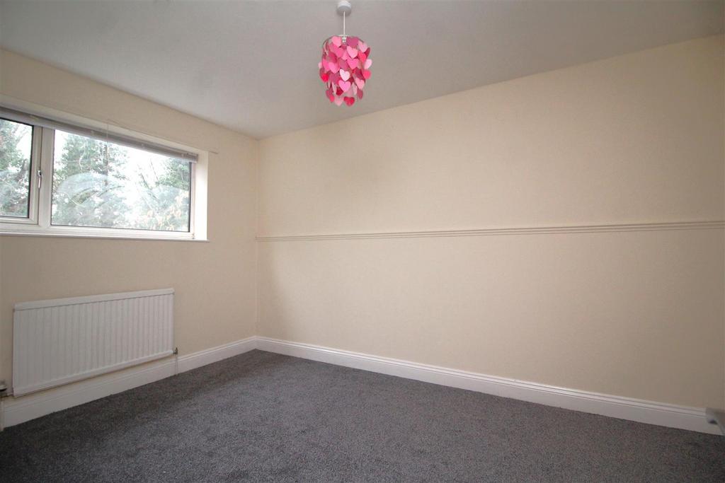 Bedroom 1 .JPG
