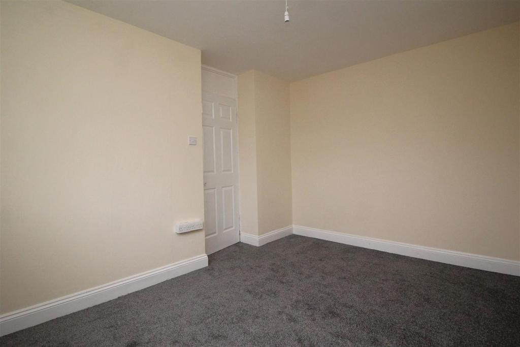 Bedroom 2.JPG