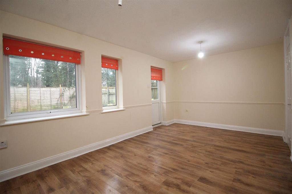 Living room 2 .JPG