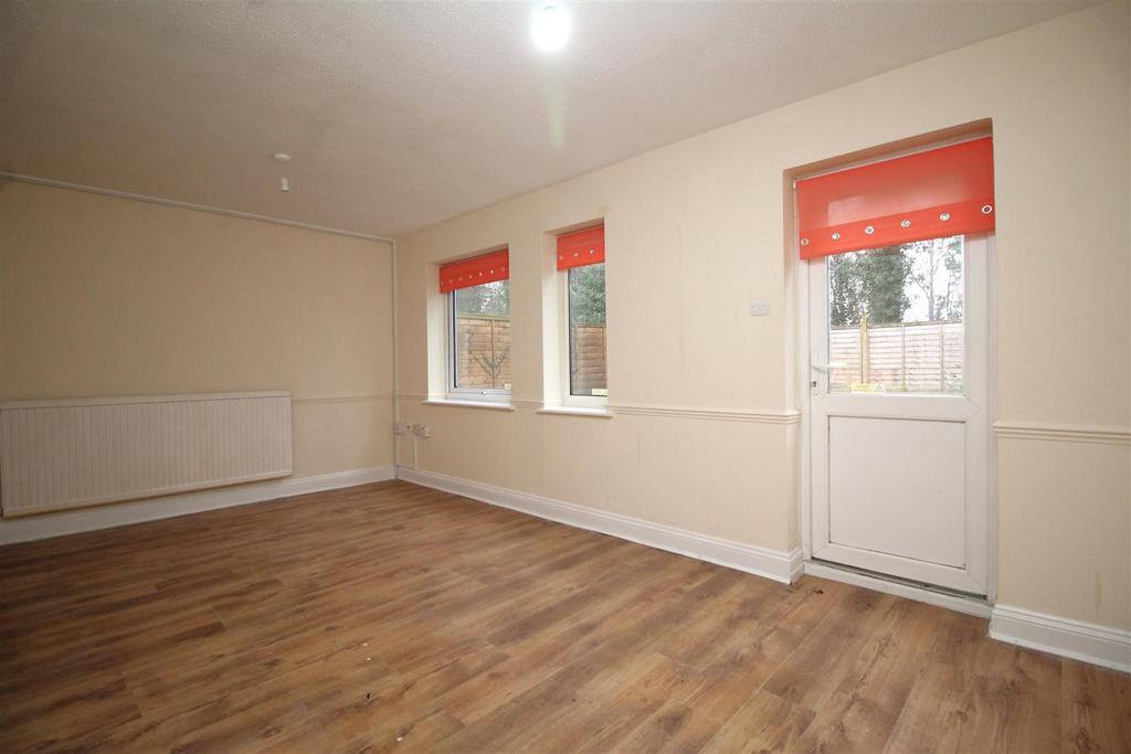 Living room 1 .JPG