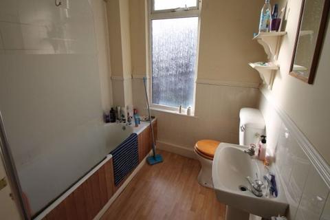 2 bedroom house to rent, Argie Road, Leeds LS4