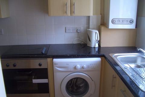 2 bedroom house to rent, Argie Road, Leeds LS4