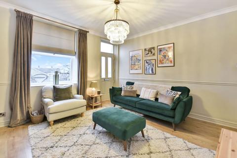 4 bedroom end of terrace house for sale, Temple View, Wakefield WF3