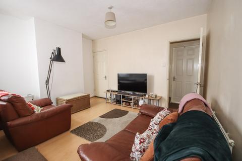 3 bedroom end of terrace house for sale, Frindsbury road, Rochester,Strood, ME2