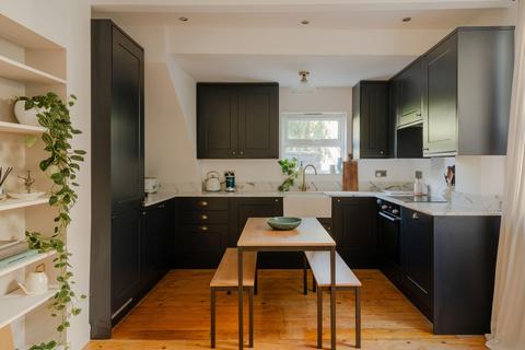 undefined, Albert Road, London E10