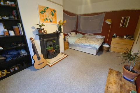 undefined, Cliff Road, Leeds LS6