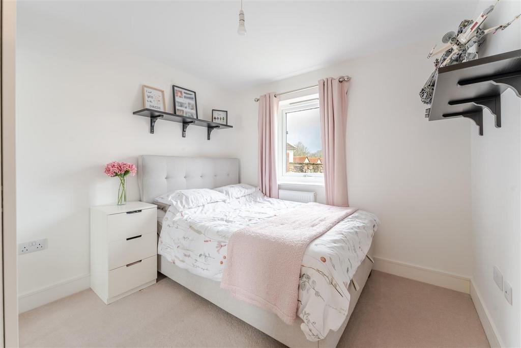 12 - bed 2.jpg