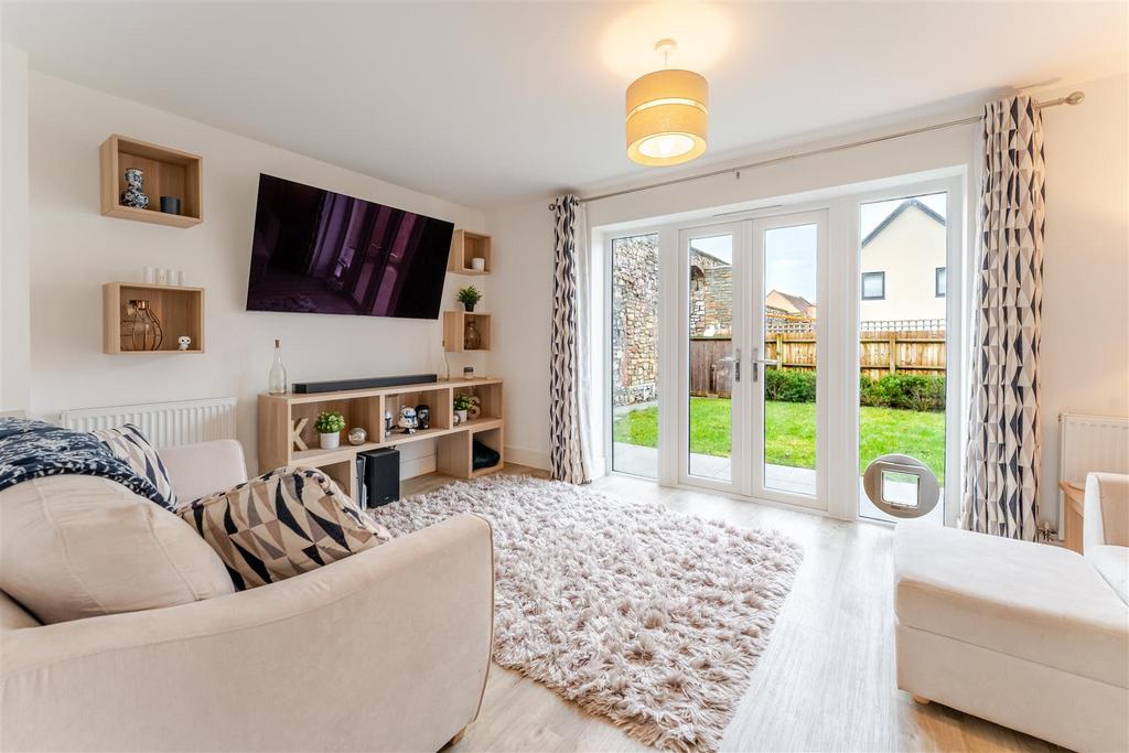 4 - sitting room.jpg