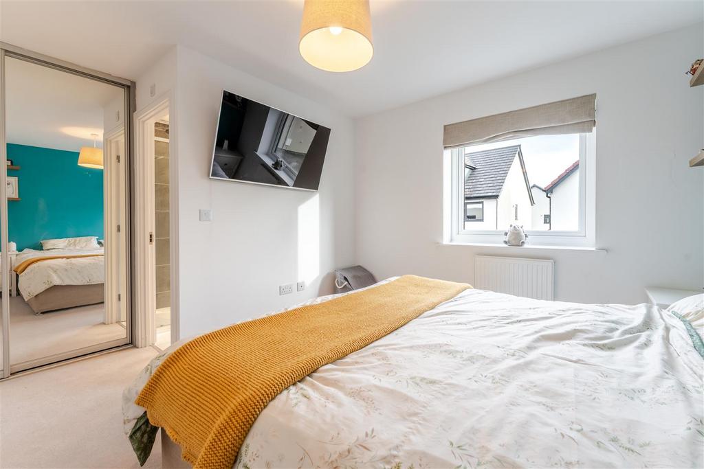 10 - bed 1.jpg