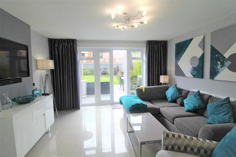 3 bedroom semi-detached house to rent, Gardeners Place, Shrewsbury