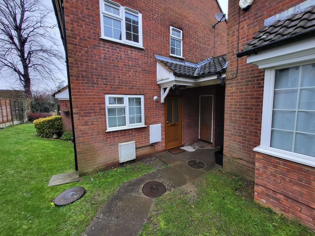 2 Bed End of Terrace