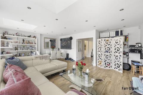 3 bedroom end of terrace house for sale, Palmerston Road, Buckhurst Hill, IG9