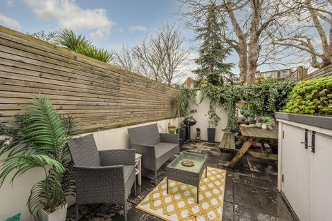 2 bedroom flat for sale, Disraeli Road, Putney, London, SW15