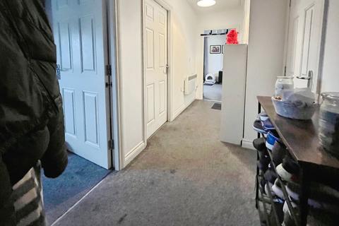 2 bedroom apartment for sale, Mayfair Court, West Yorkshire WF2