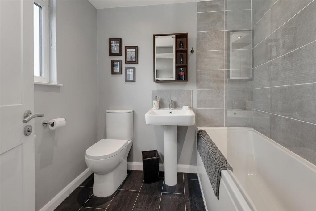 En-Suite Bathroom