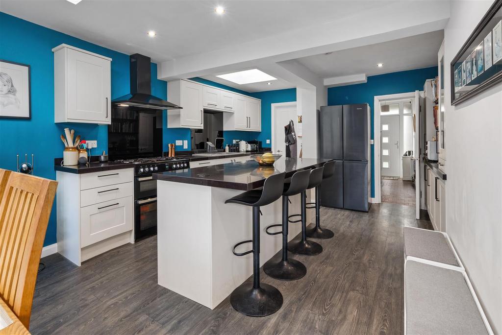 Open-plan Dining Kitchen/Family Room