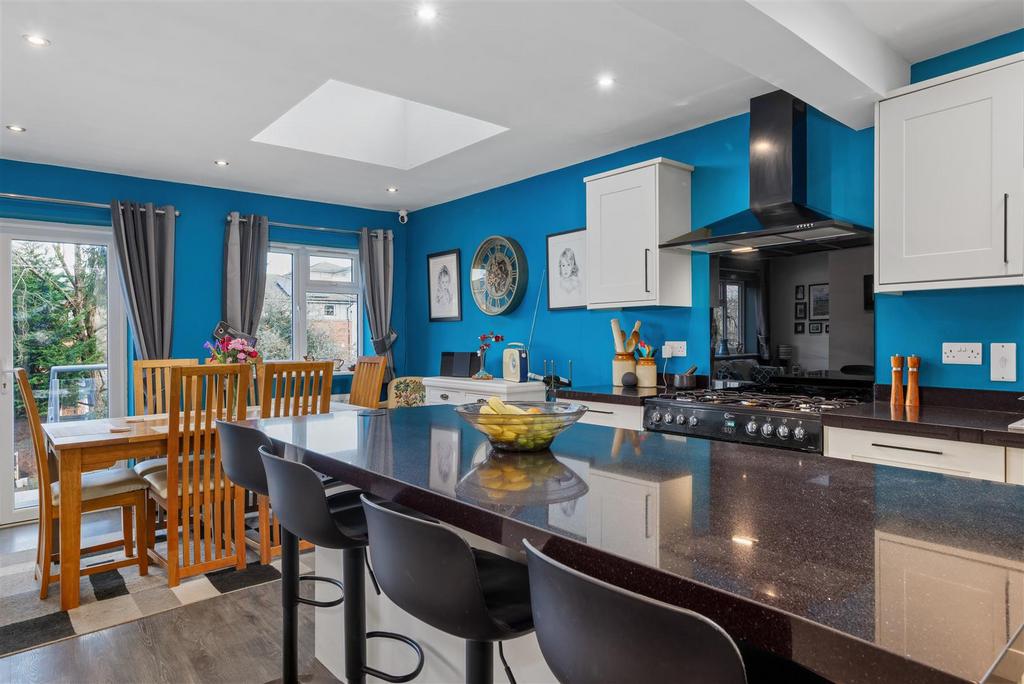 Open-plan Dining Kitchen/Family Room