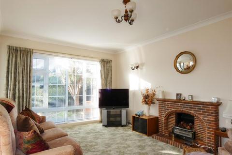2 bedroom detached bungalow for sale, Willow Avenue, Rustington BN16