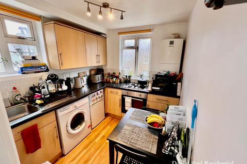 1 bedroom flat for sale, Brackenbury Road