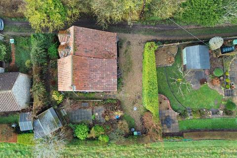 2 bedroom detached house for sale, The Loke, East Beckham