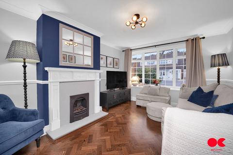 3 bedroom semi-detached house for sale, Denbigh Close, Hornchurch RM11