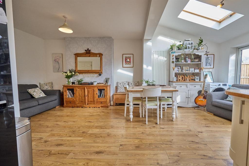 Living/Dining Area