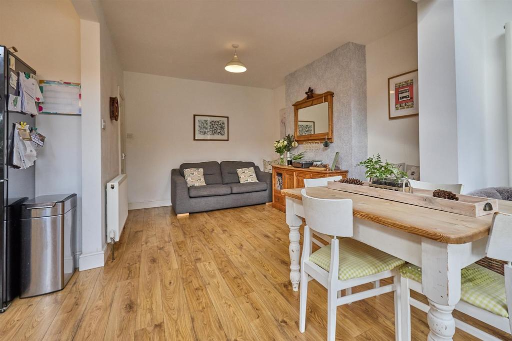 Living/Dining Area
