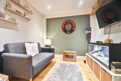 undefined, Vancouver Drive, Rainham, Gillingham, ME8