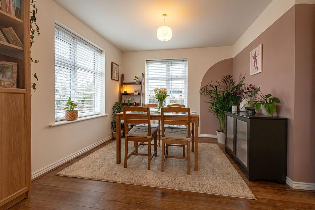 Lounge / Dining Room