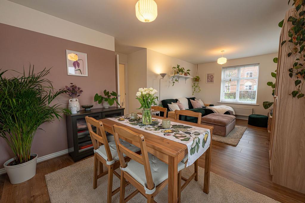 Lounge / Dining Room