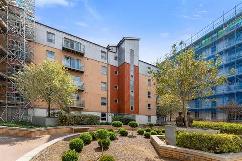 1 bedroom apartment to rent, Ivory Court, Queen Mary Avenue, South Woodford
