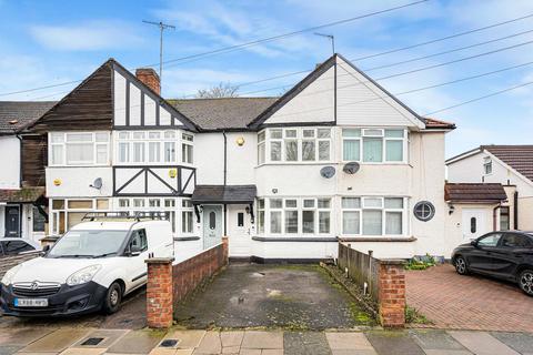 Curzon Avenue, Enfield