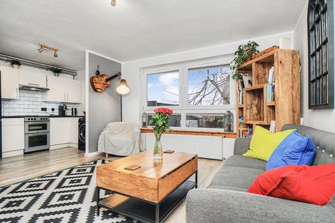2 bedroom flat for sale, 56/3 North Fort Street, Edinburgh, EH6 4HN