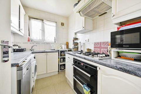 2 bedroom flat to rent, Tooting Broadway, London SW17