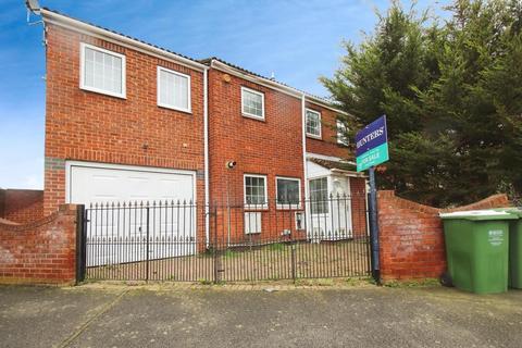 5 bedroom end of terrace house for sale, Manordene Road, Thamesmead
