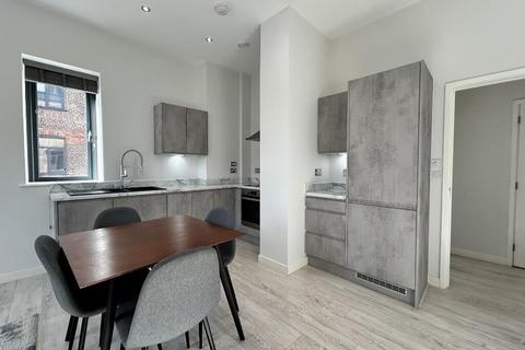 2 bedroom flat to rent, College Park Close, London, SE13